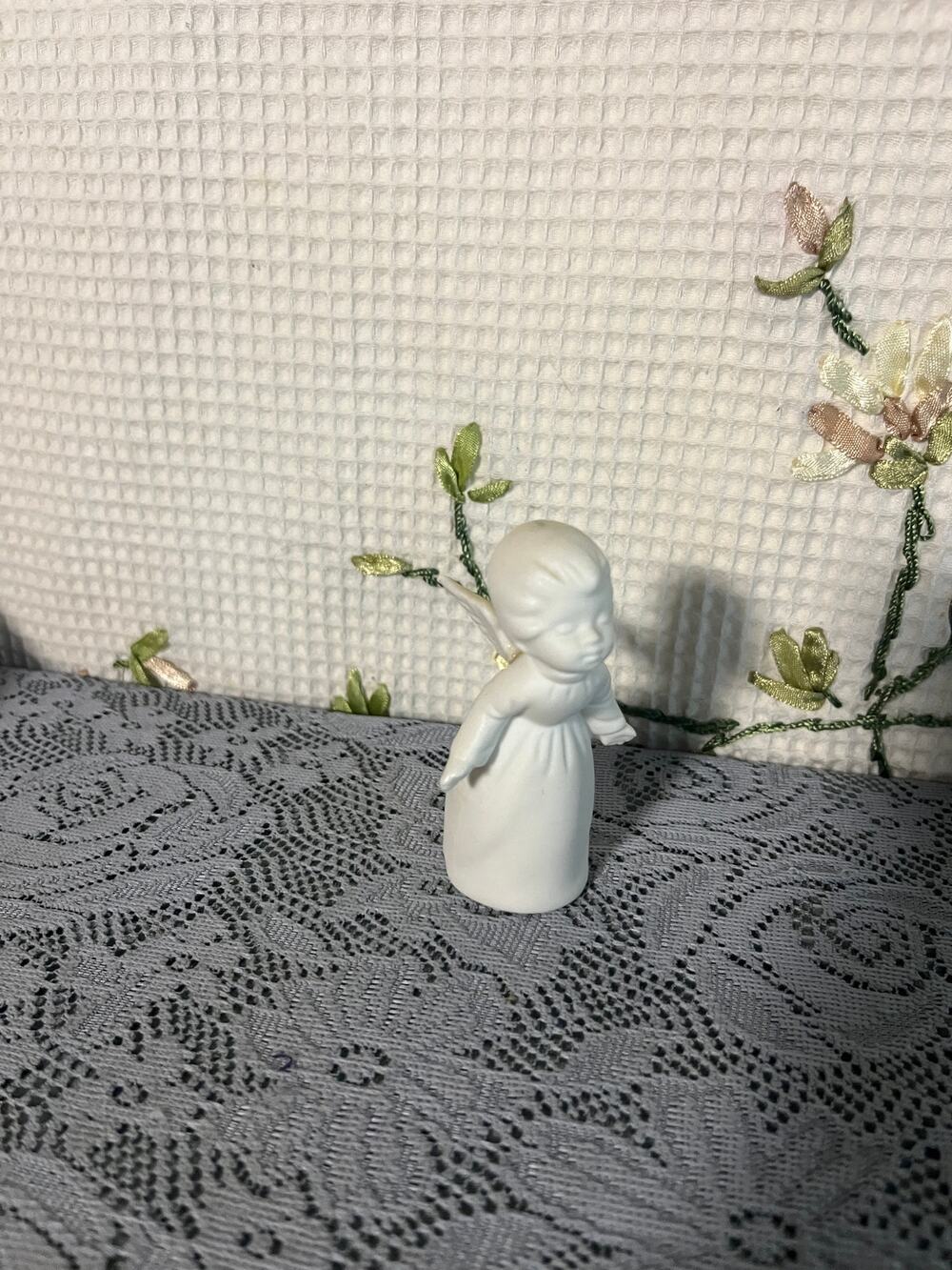 Napco Napcoware White Bisque Praying Angel Girl Figurine C-7047 Japan Foil Label
